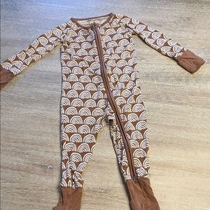 Little sleepies 6/12 month bamboo rainbow pajamas VGUC